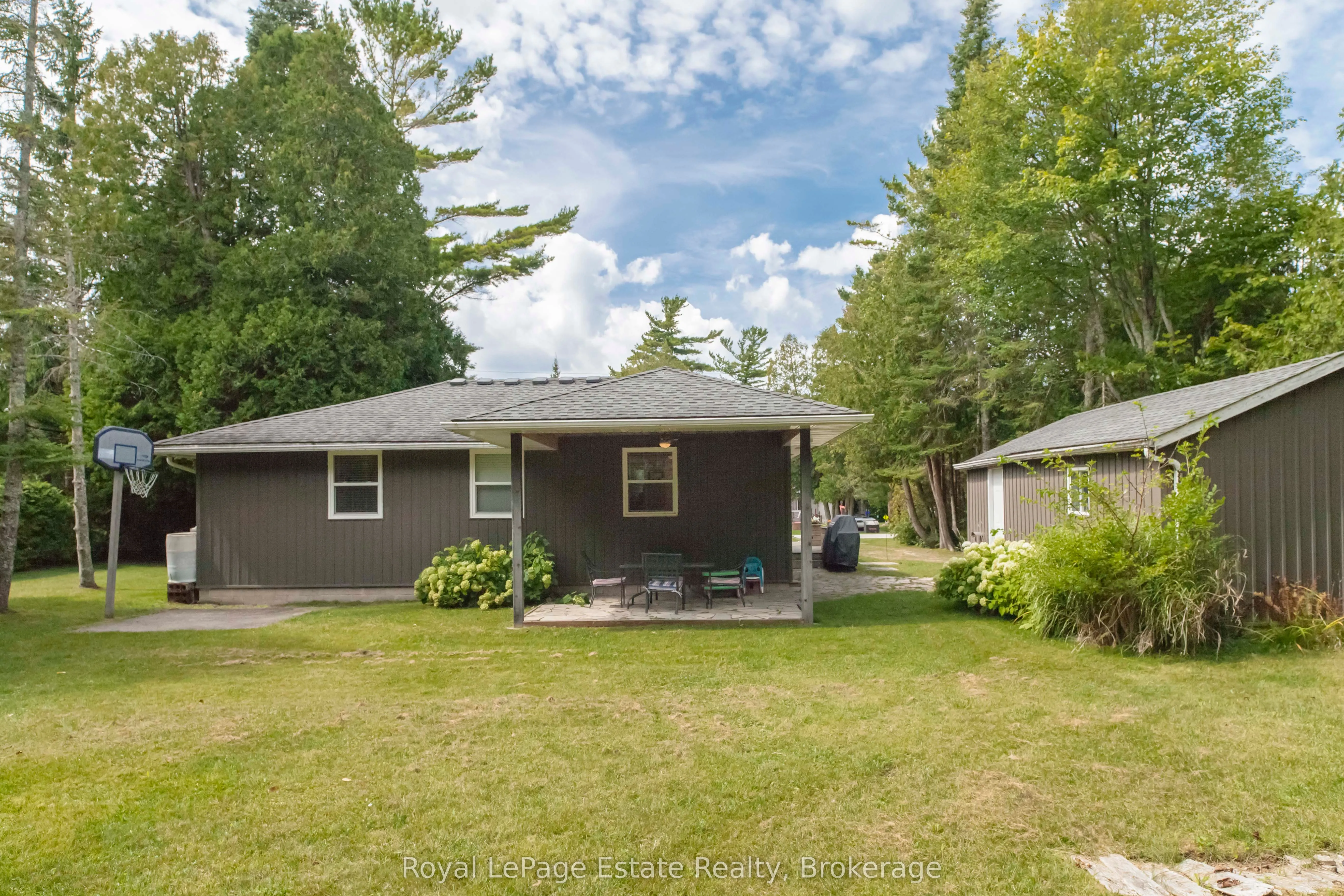 407 Huron Avenue, ON N0H 2G0