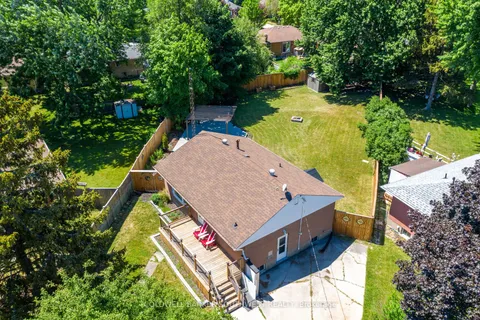 18 Tweedsmuir Avenue, ON N7S 2R8