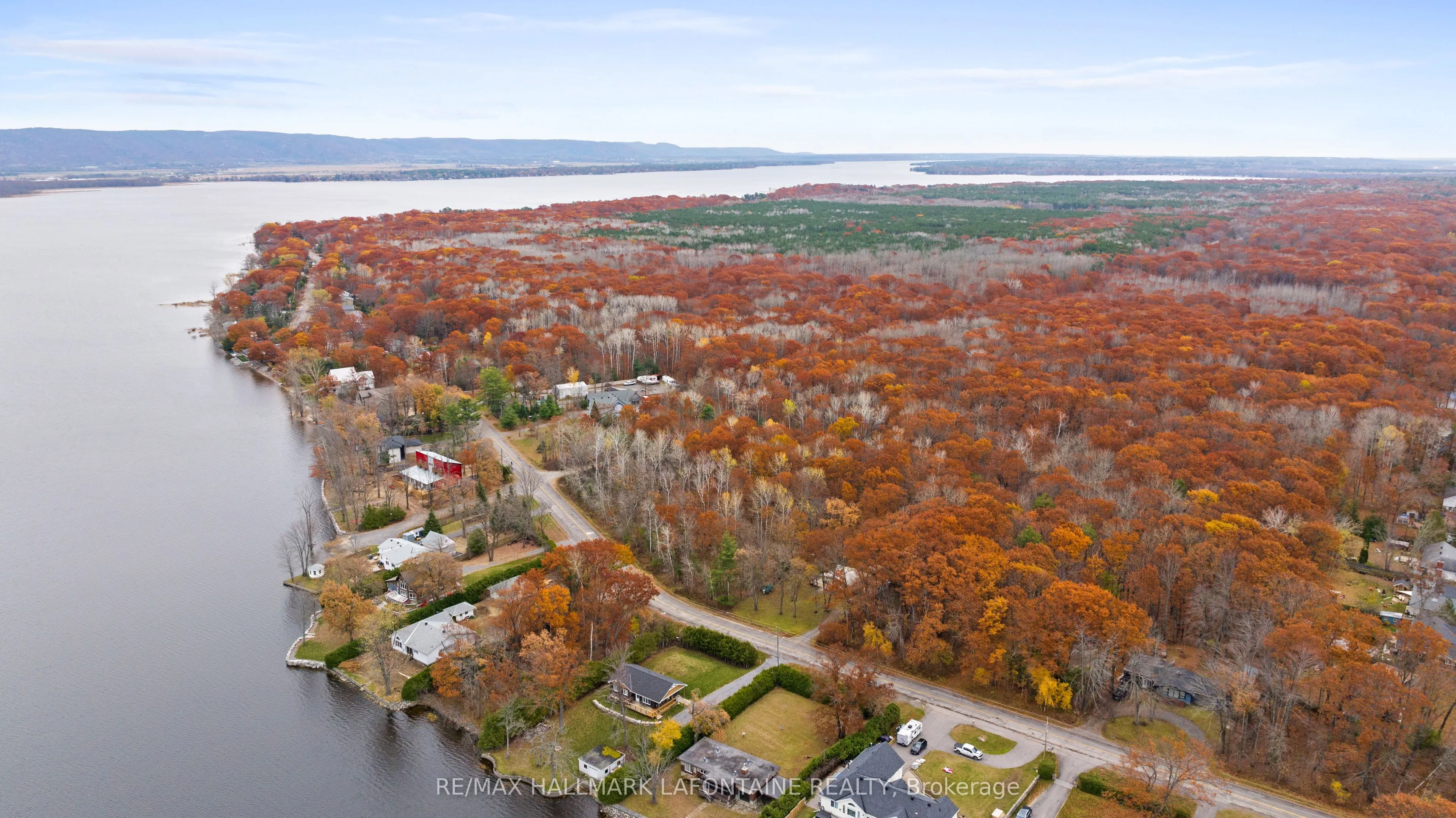 881 BAYVIEW Drive, ON K0A 3M0