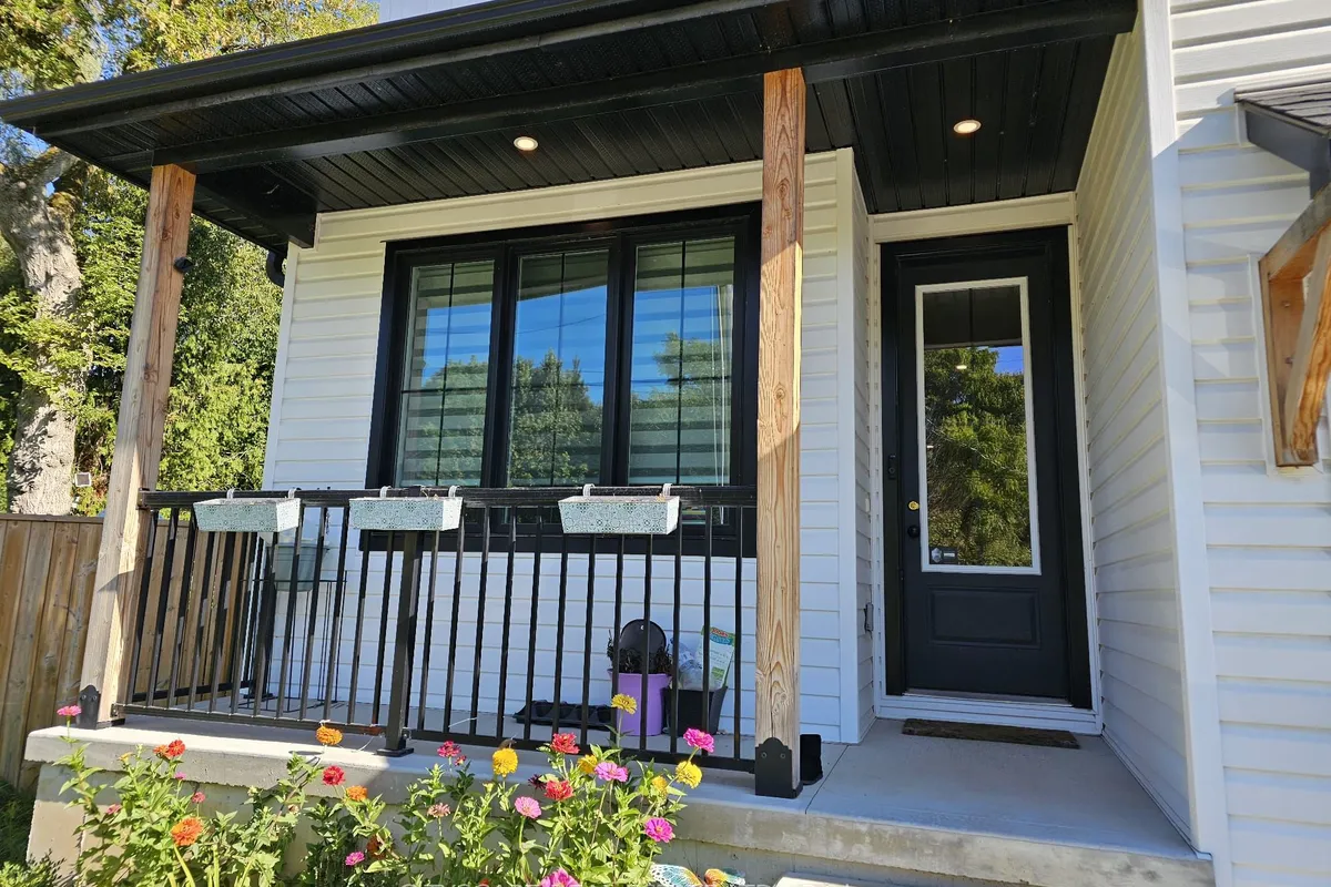 274 Bell Street, ON M5C 2P3