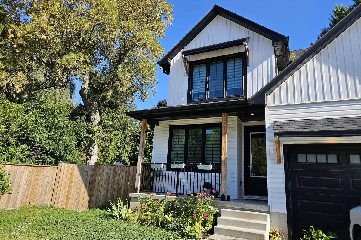 274 Bell Street, ON M5C 2P3