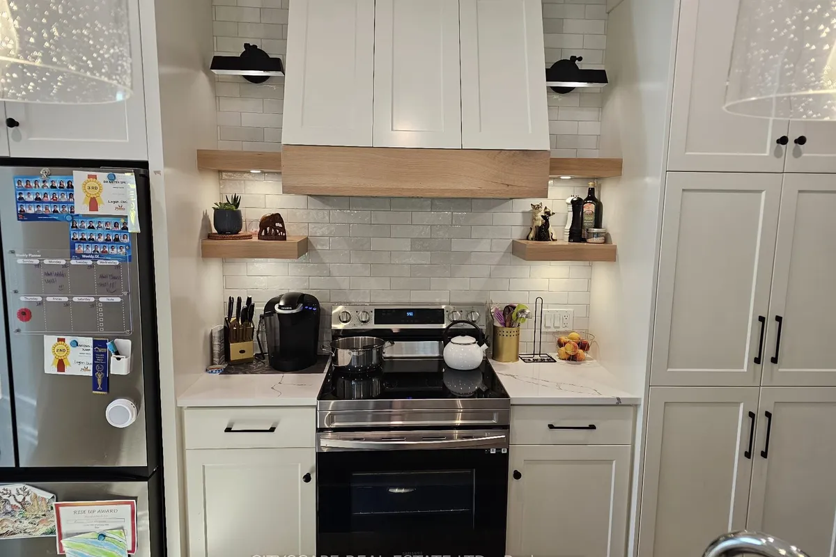 274 Bell Street, ON M5C 2P3