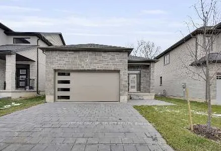 7966 Fallon Drive, ON N0M 1V0