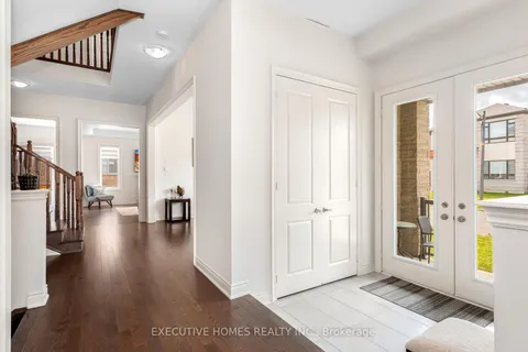 77 Pond View Gate, ON L8B 2A1