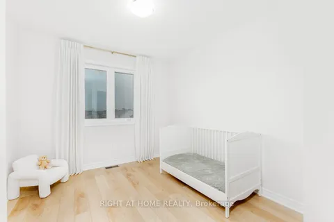 65 Esban Drive, ON K1X 0H3