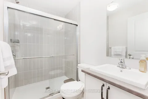 65 Esban Drive, ON K1X 0H3