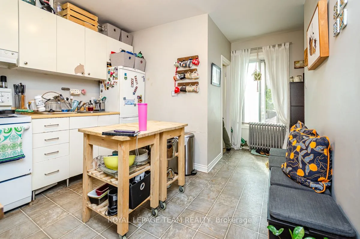 395 Mcleod Street, ON K2P 1A5