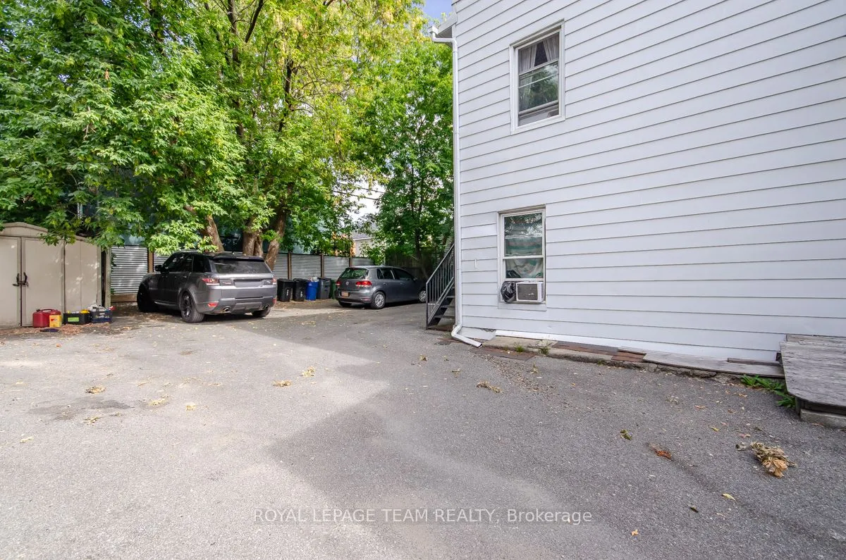 395 Mcleod Street, ON K2P 1A5