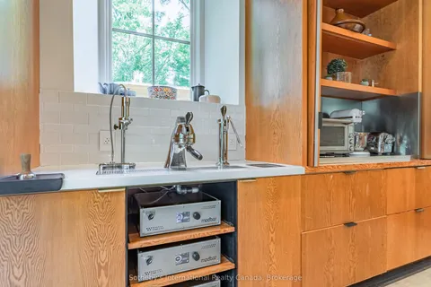 1 Springhill Street, ON L9H 4V2