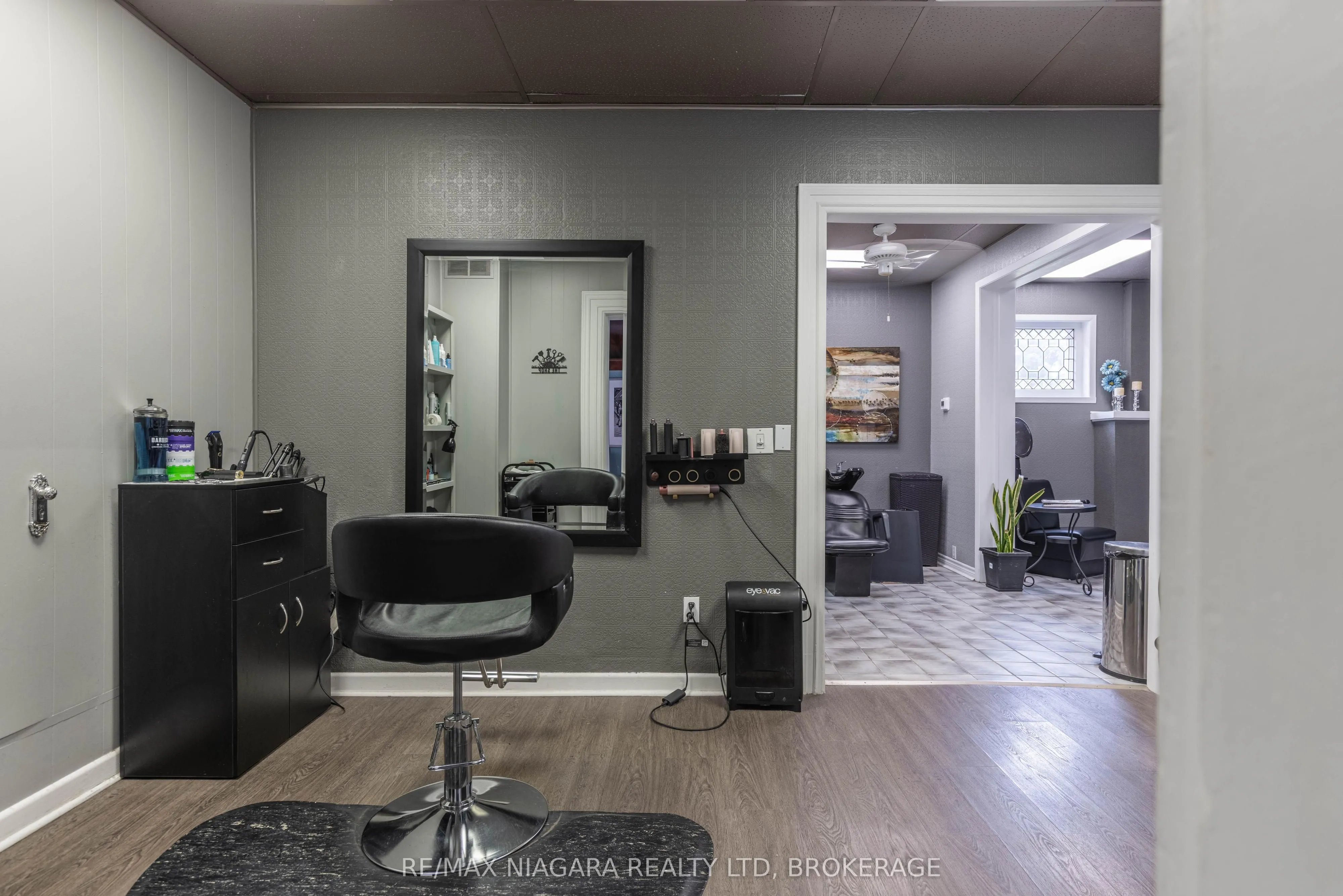 147 Geneva Street, ON L2R 4N7