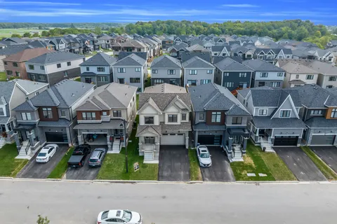 170 Lilac Circle, ON N3W 0H5