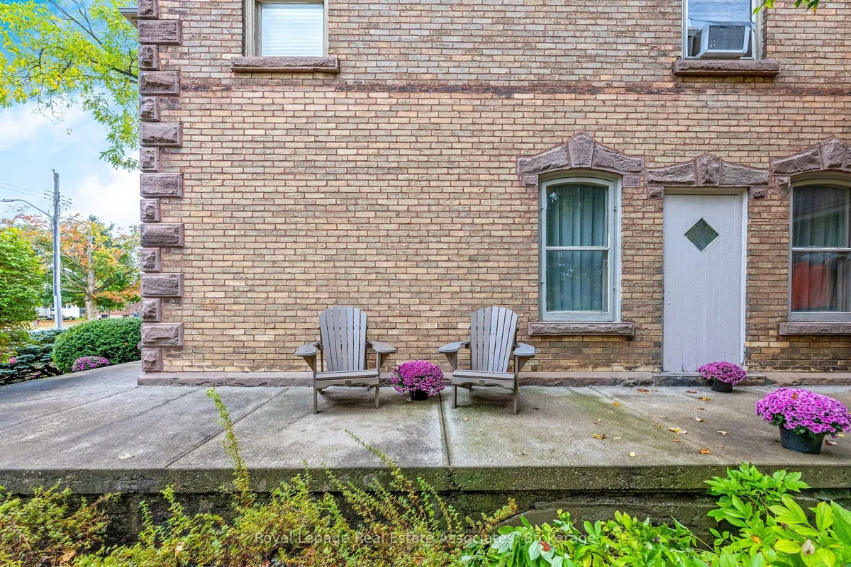 225 Main Street, ON N0B 1T0