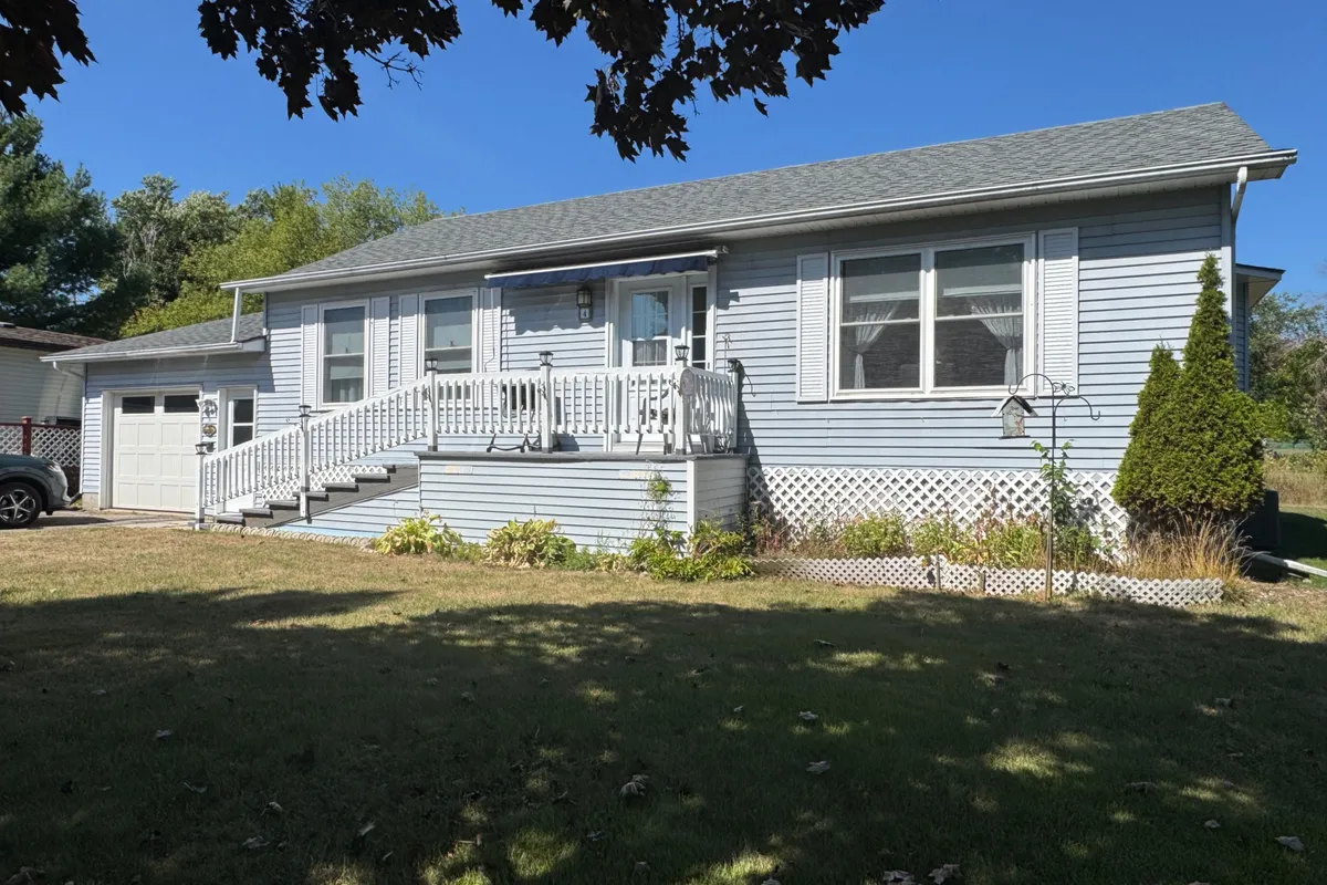 4 OTTERDALE Crescent, ON K7A 0J4