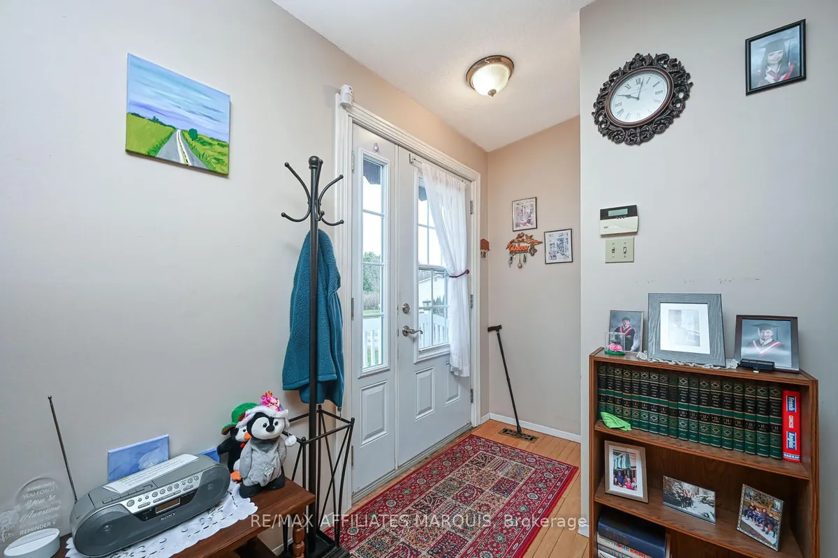 4 OTTERDALE Crescent, ON K7A 0J4