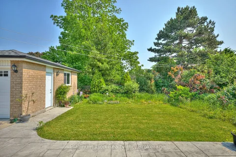 19 Secord Drive, ON L8K 3W6