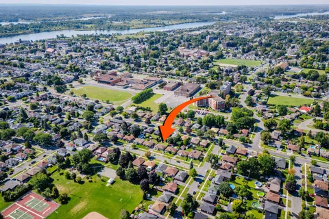 613 Carleton Street, ON K6H 4Y4