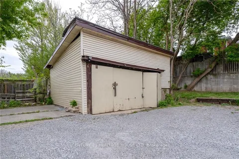 174-176 Darling Street, ON N3S 3W6