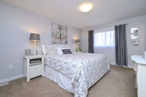 102 Oakes Crescent, ON N1E 0J5