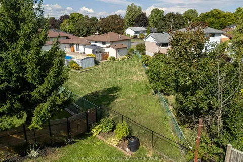 38 Thorncliffe Drive, ON K8P 4L4