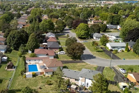 38 Thorncliffe Drive, ON K8P 4L4