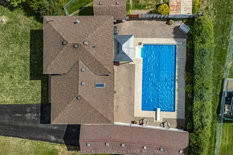 38 Thorncliffe Drive, ON K8P 4L4