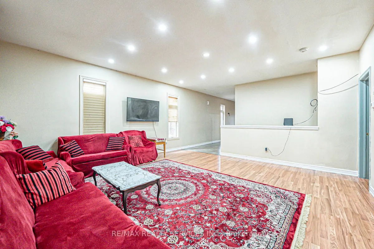 704 Stone Church Road, ON L8W 1A7