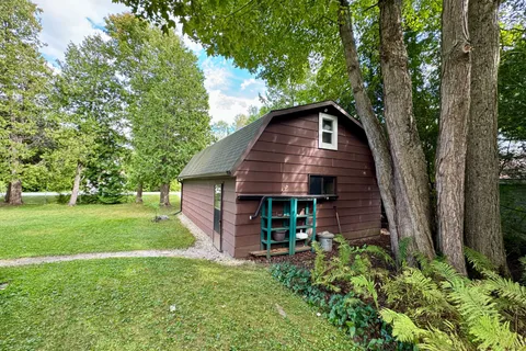 44 Whitefish Boulevard, ON N0H 2T0