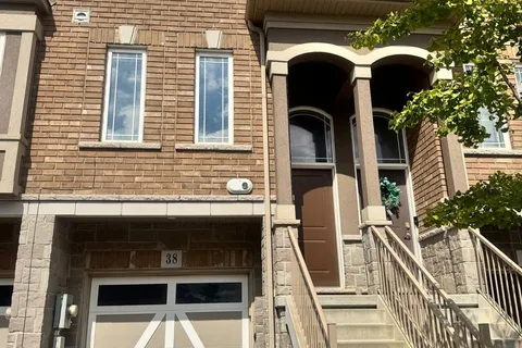 38 Bloom Crescent, ON L0R 1P0