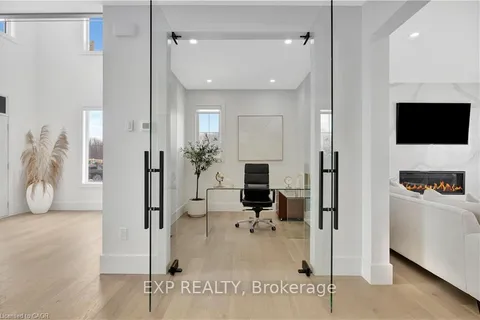 1048 Walton Avenue, ON N4W 3S2