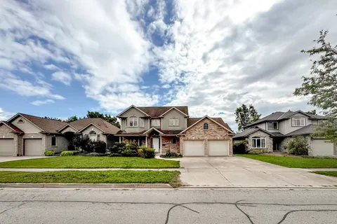 138 COLBECK Drive, ON L3C 7M1