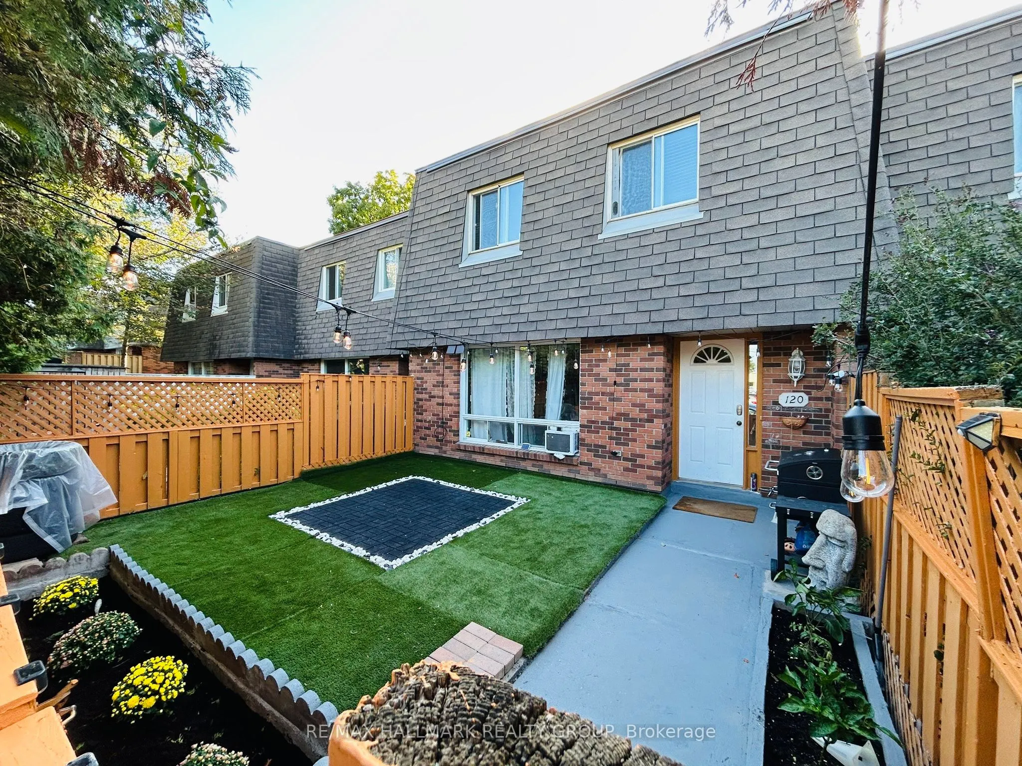 120 Royalton Private, ON K1V 9S3