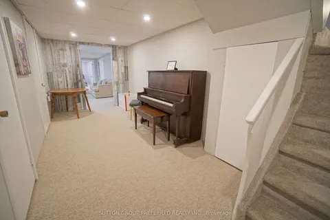 7 Metamora Crescent, ON N6G 1R2