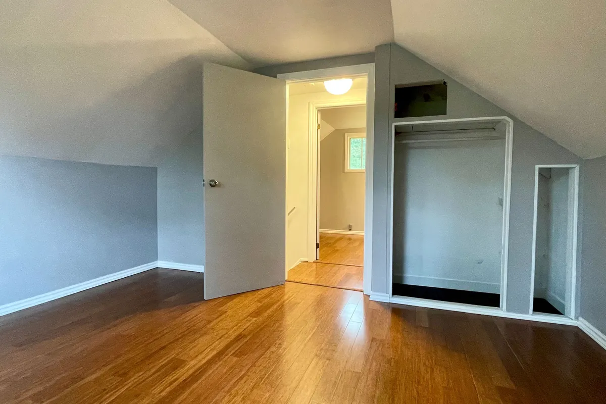 93 A Hood Avenue, ON P0M 1C0