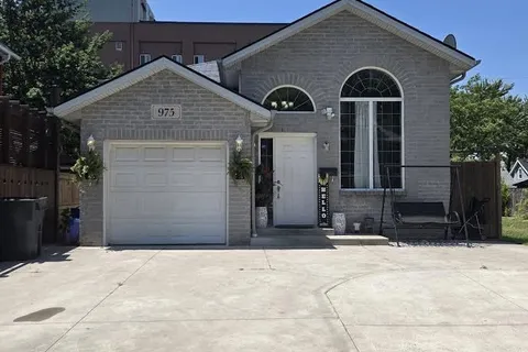 975 Albert Road, ON N8Y 3P1