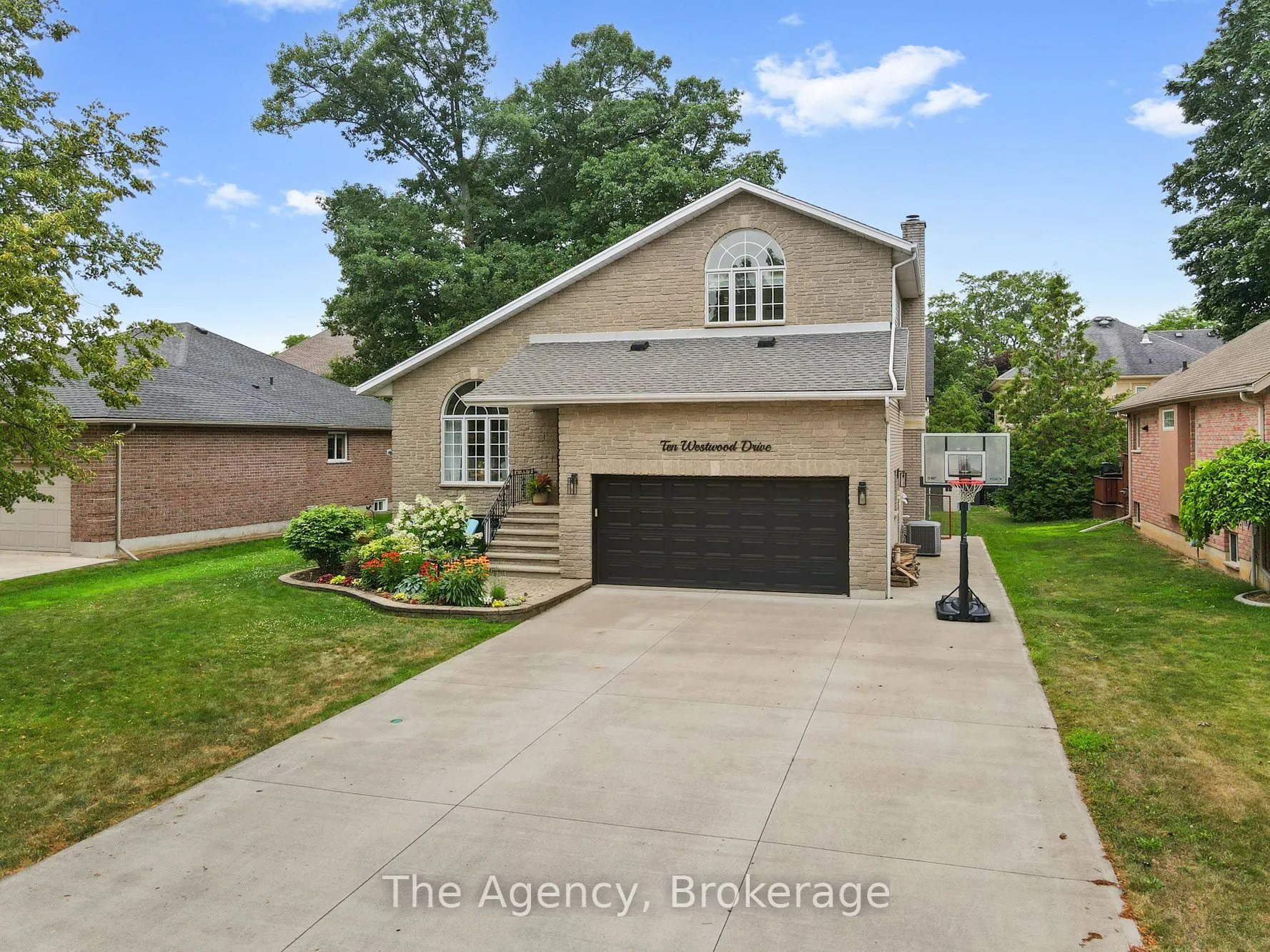 10 Westwood Drive, ON L3K 6B8