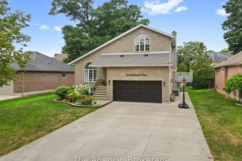 10 Westwood Drive, ON L3K 6B8