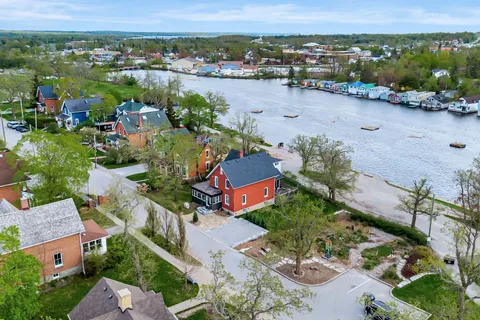 45 OAK Street, ON K0M 1N0