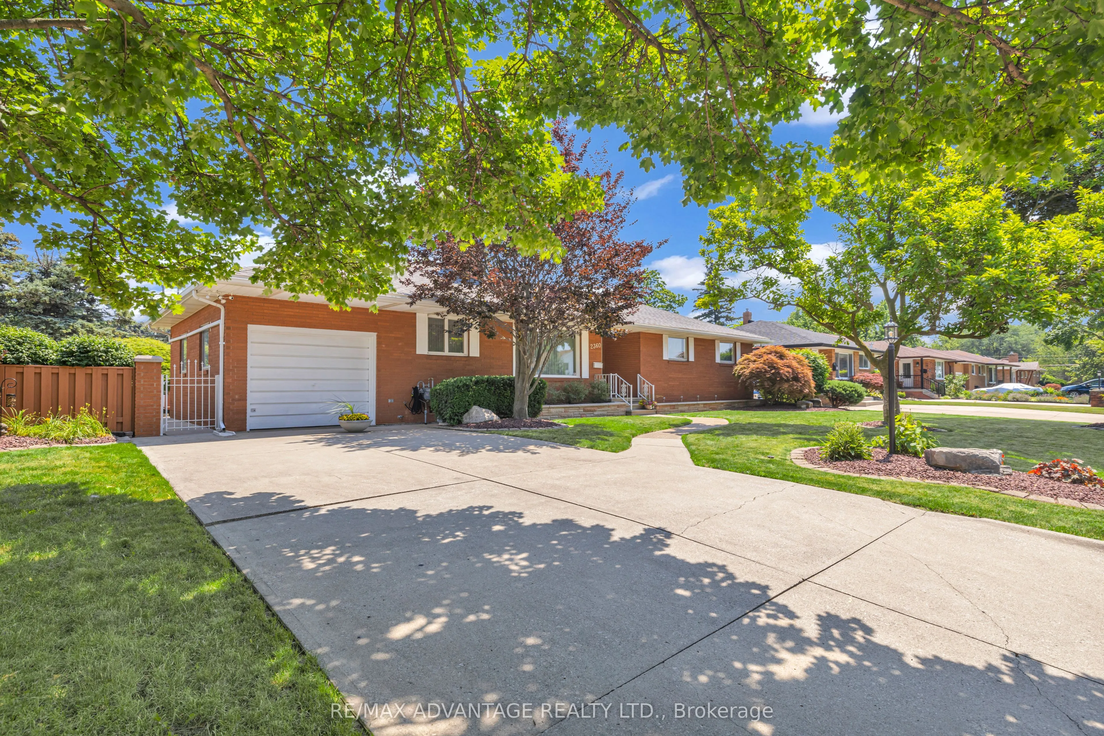 2360 Leonard Road, ON N8W 4L7