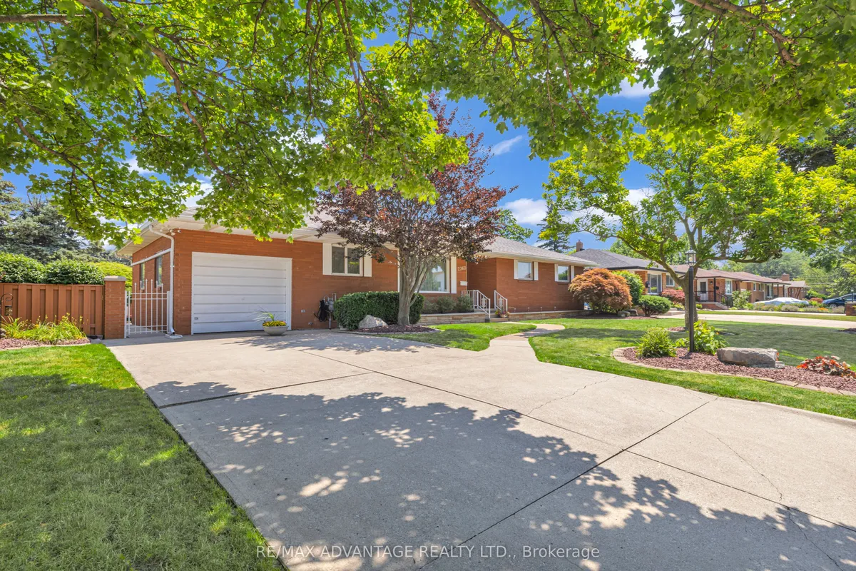 2360 Leonard Road, ON N8W 4L7