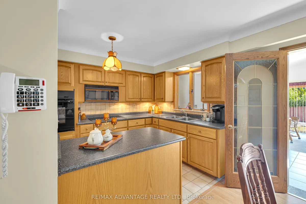 2360 Leonard Road, ON N8W 4L7