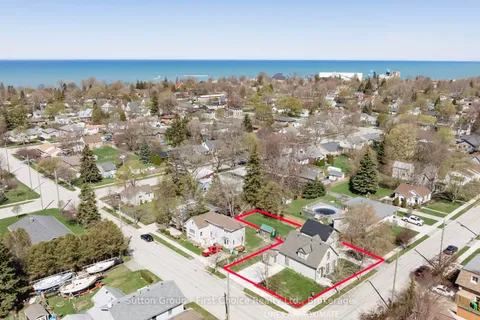 162 Wellington Street, ON N7A 3T4