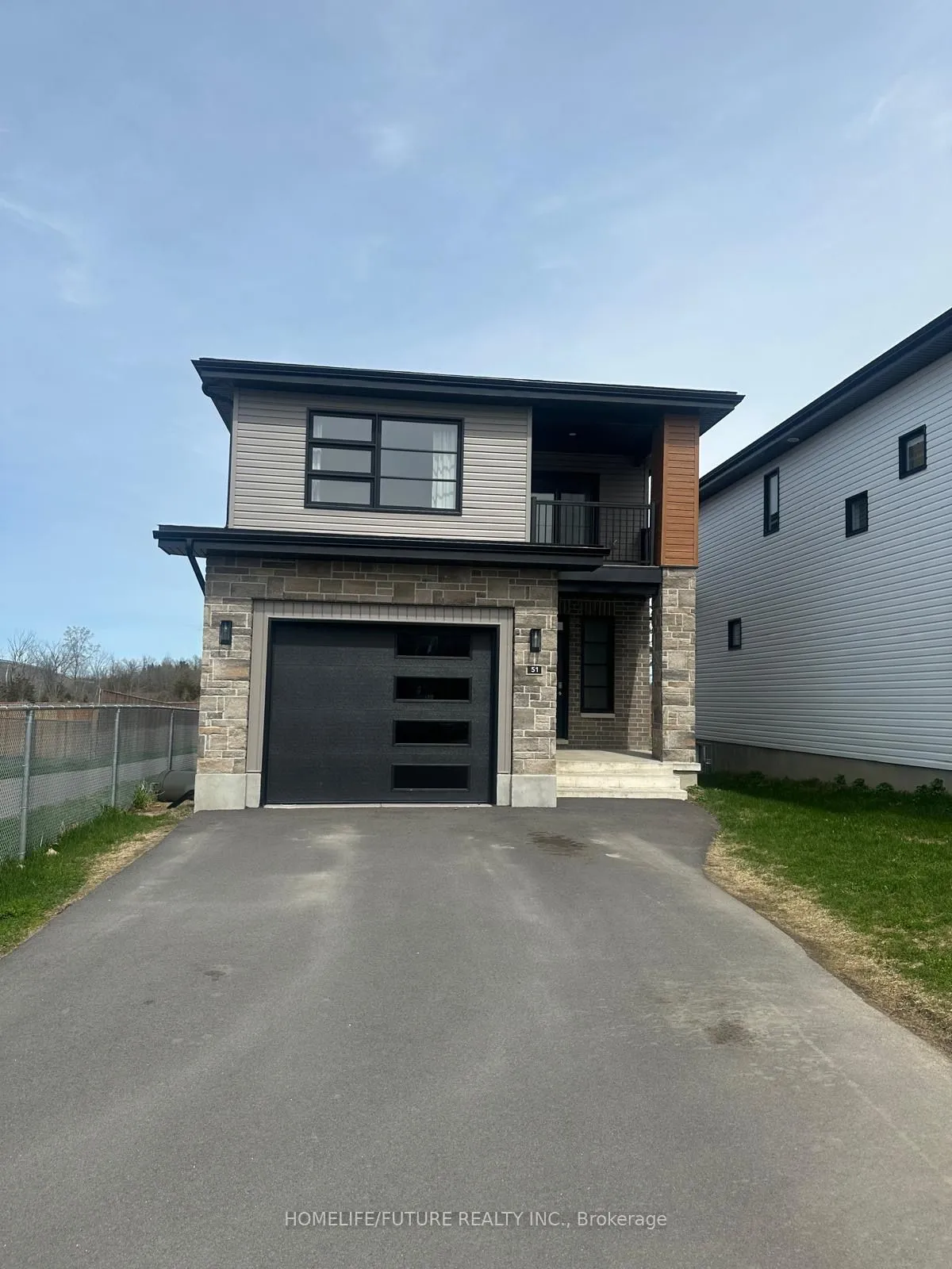 51 Erie Court, ON K7N 0E3