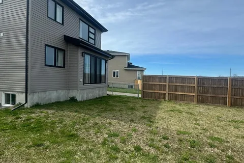 51 Erie Court, ON K7N 0E3