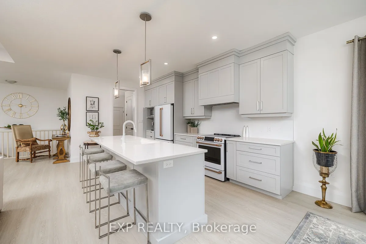 41 Gilmer Crescent, ON N4W 0H3