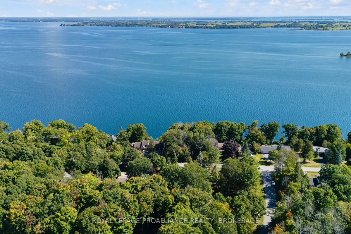 40 Riverside Drive, ON K7L 4V1