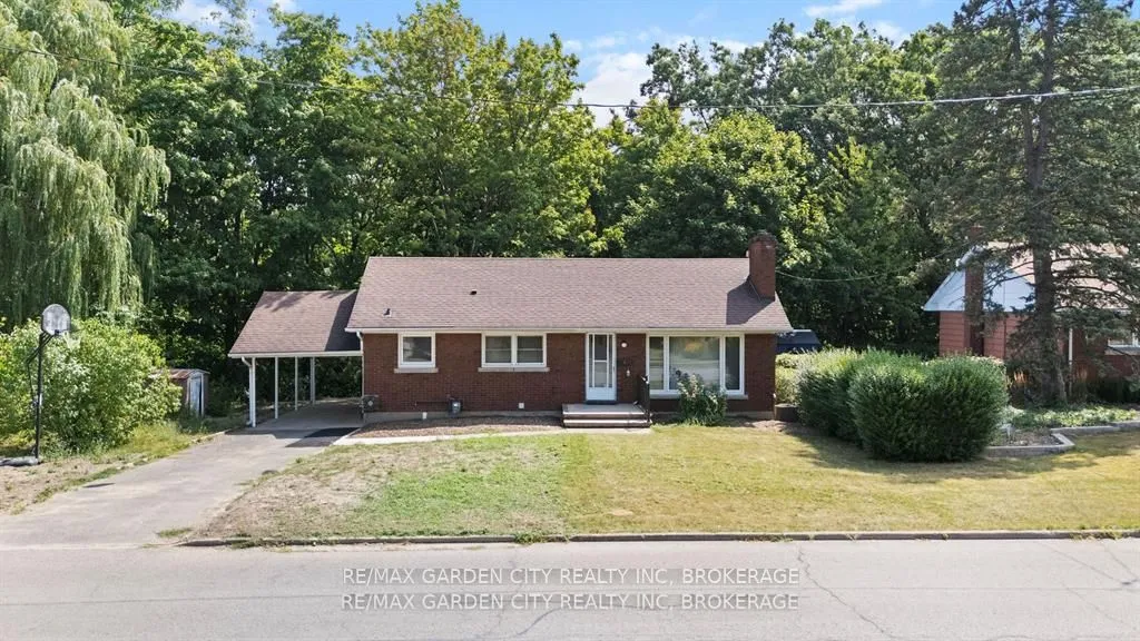 1 Caroline Street, ON L2T 3E9