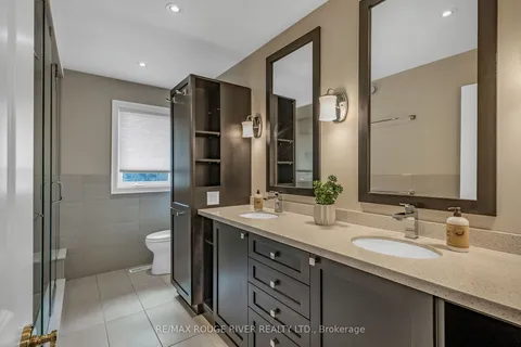 5 LYNDEN Court, ON K9A 4J9