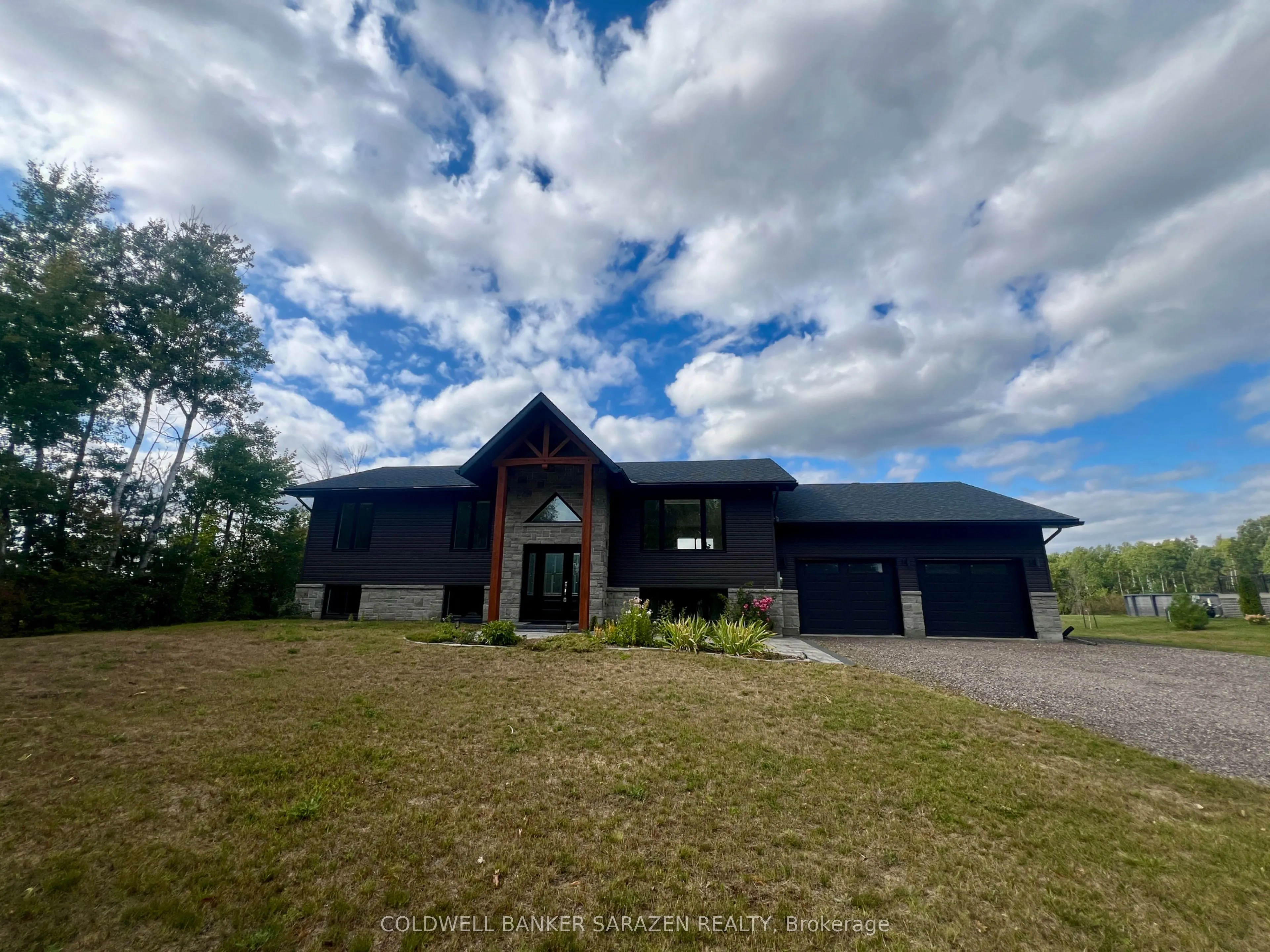 902 Munro Drive, ON K7S 3G8