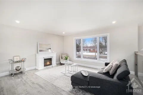 902 Munro Drive, ON K7S 3G8