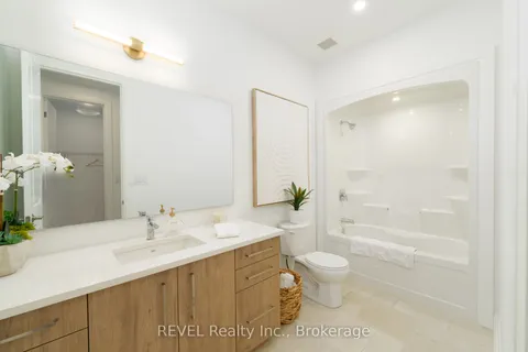 70F Seneca Drive, ON L2A 1C2